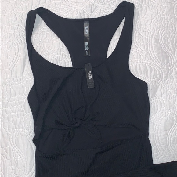 ❌Sold❌ Victoria sport knock front dress - Picture 4 of 4